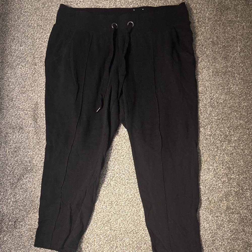 Xersion Women’s Black Sweatpants
